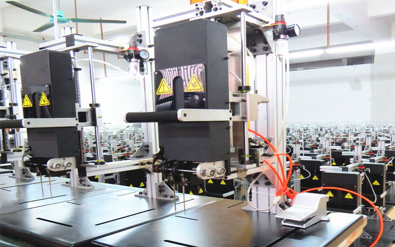 彈性膠釘機(jī)